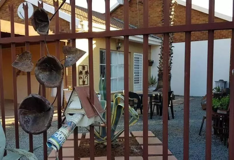 Majatalo The Flower Guest House