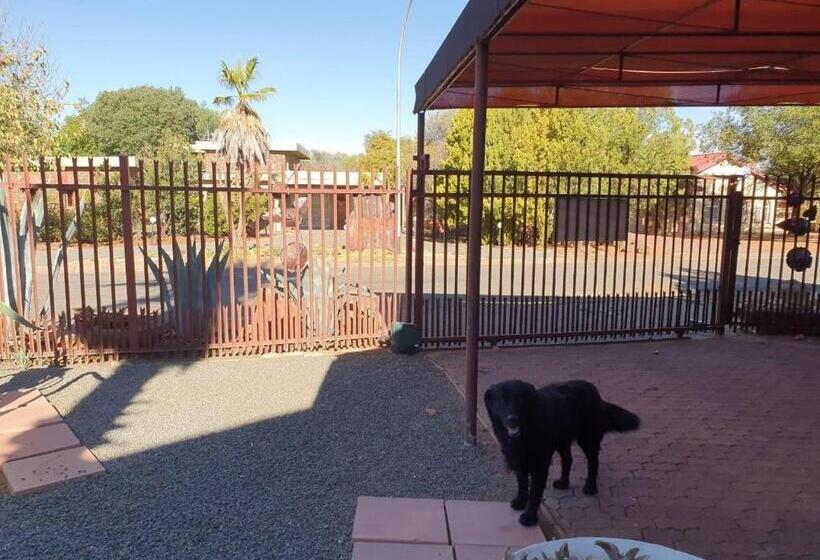 بنسيون The Flower Guest House