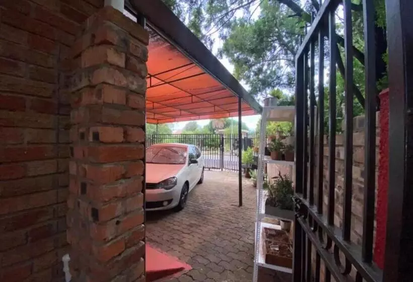 Majatalo The Flower Guest House