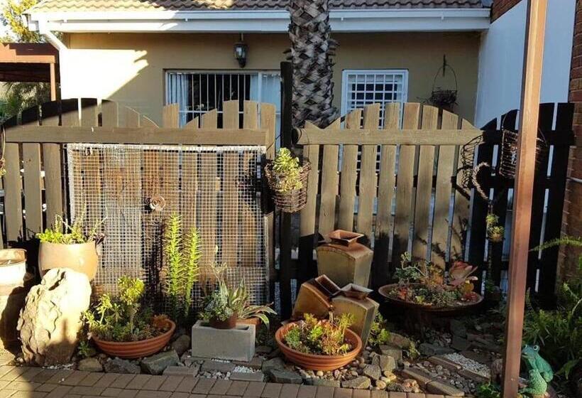 بنسيون The Flower Guest House