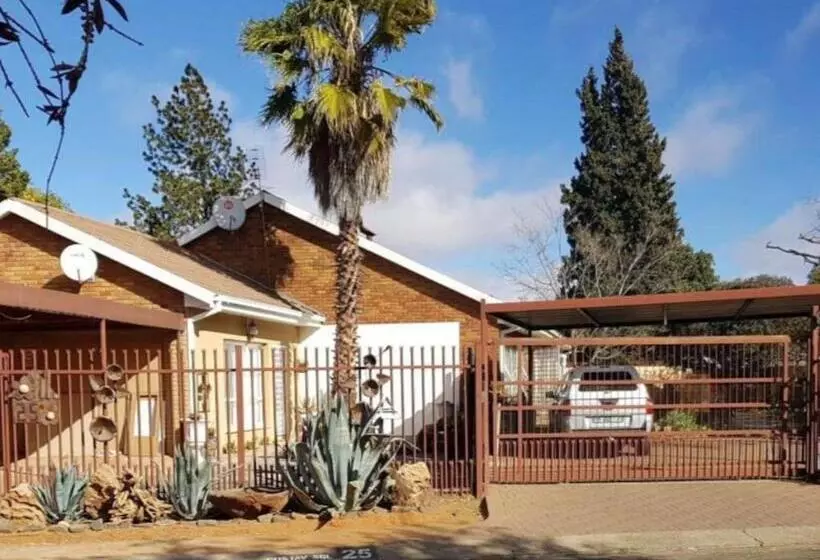 Majatalo The Flower Guest House