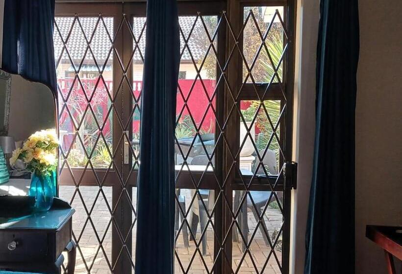 بنسيون The Flower Guest House