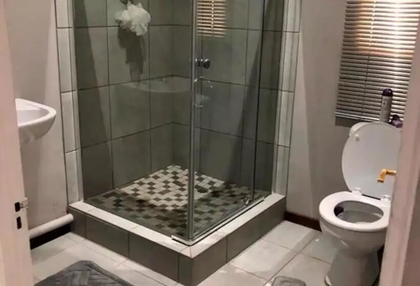 Majatalo The Flower Guest House