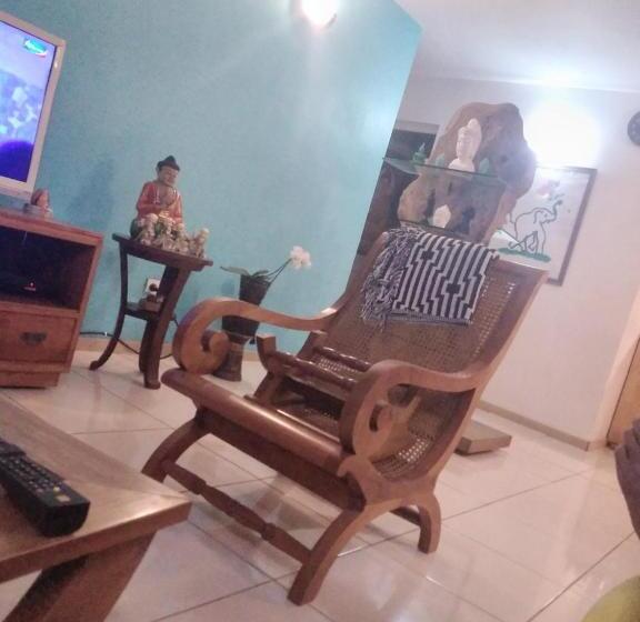 تختخواب و صبحانه Le Zami Ola