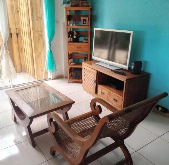 تختخواب و صبحانه Le Zami Ola