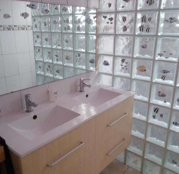 تختخواب و صبحانه Le Zami Ola