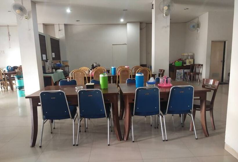 Capital O 93589 Hotel Wongso Syariah