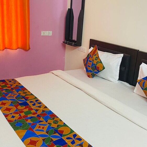 בית מלון כפרי Goroomgo Sr Palace Bhubaneswar