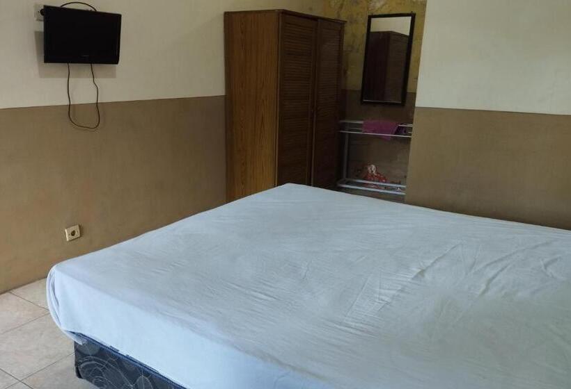 ホテル Oyo 93657 Puri Batu Bolong