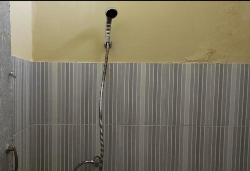 ホテル Oyo 93657 Puri Batu Bolong