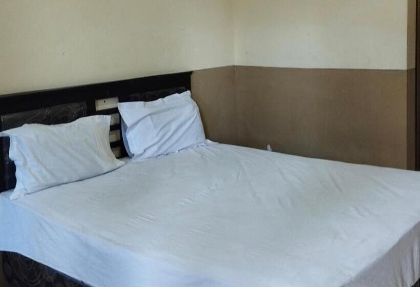 ホテル Oyo 93657 Puri Batu Bolong