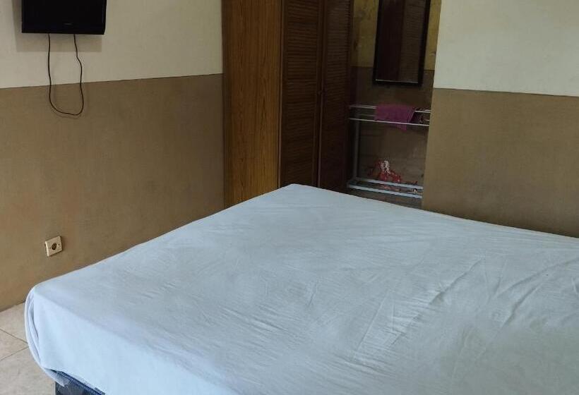 ホテル Oyo 93657 Puri Batu Bolong