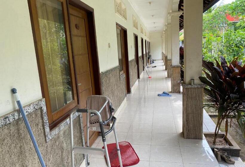 ホテル Oyo 93657 Puri Batu Bolong