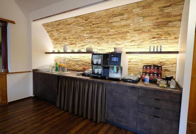 فندق Restaurant Neuhold