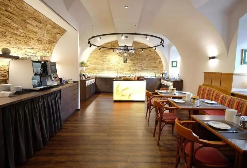 Hotelli Restaurant Neuhold