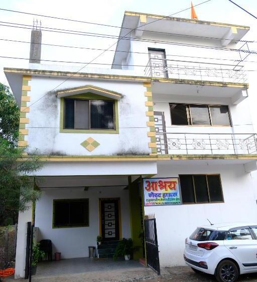 Pensão Aashray Guestroom