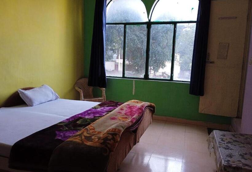 پانسیون Krishna Paying Guest House