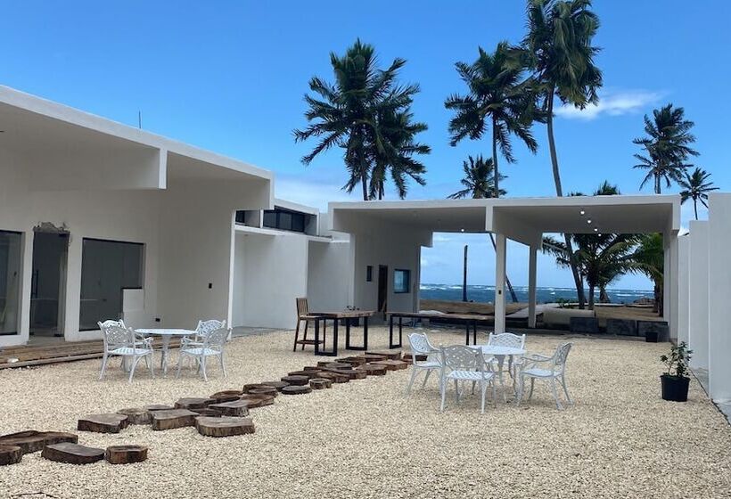 هتل The Palm Bay Club Lodge