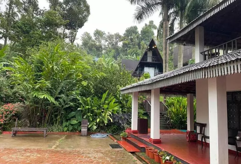 ホテル Chandramukuta Retreats By Stayapart