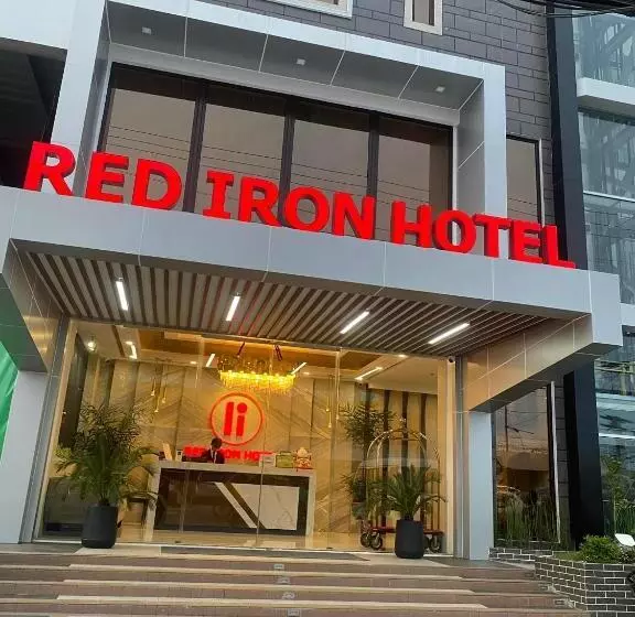 هتل Red Iron
