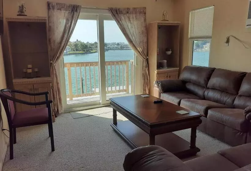 ペンション Beautiful St Pete Beach, Fl 2nd Floor 2br Unit