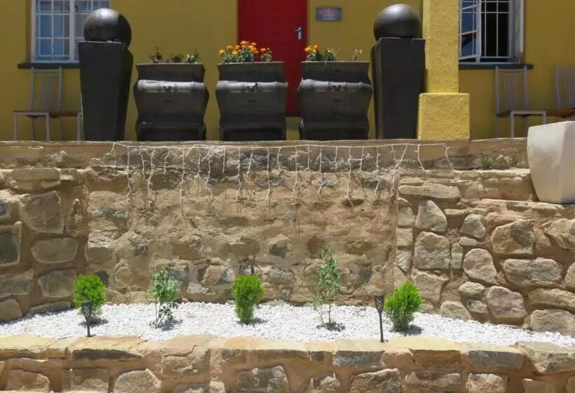 ペンション Cobblestone Court