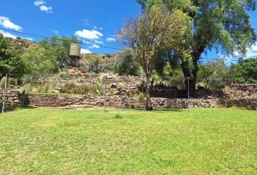 ペンション Cobblestone Court