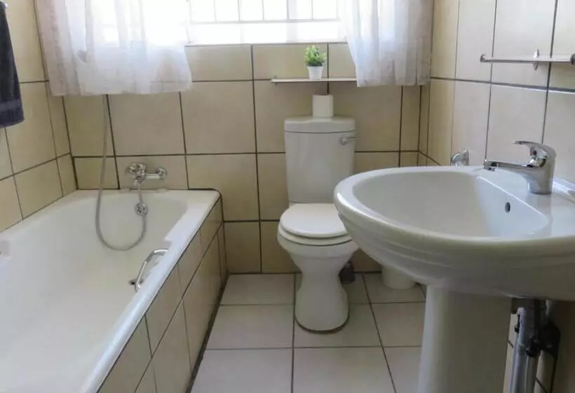 ペンション Cobblestone Court