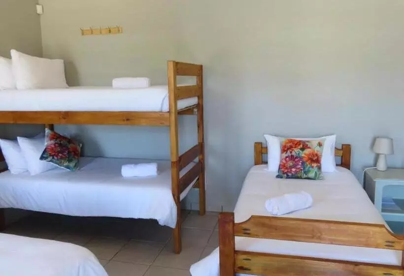 ペンション Cobblestone Court