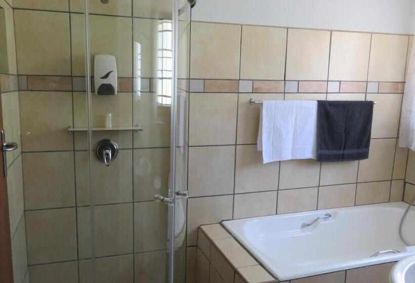 ペンション Cobblestone Court