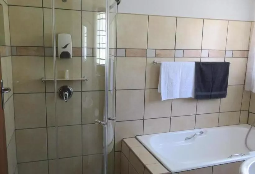 ペンション Cobblestone Court