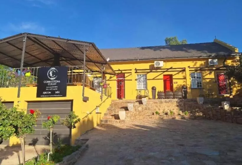 ペンション Cobblestone Court