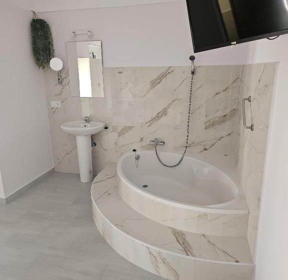 פנסיון Pompeya Merida Suite