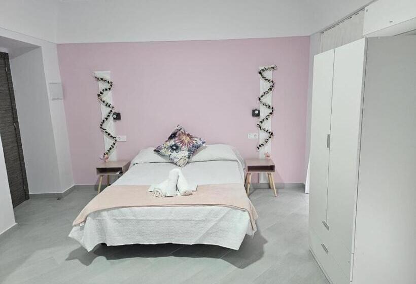 פנסיון Pompeya Merida Suite