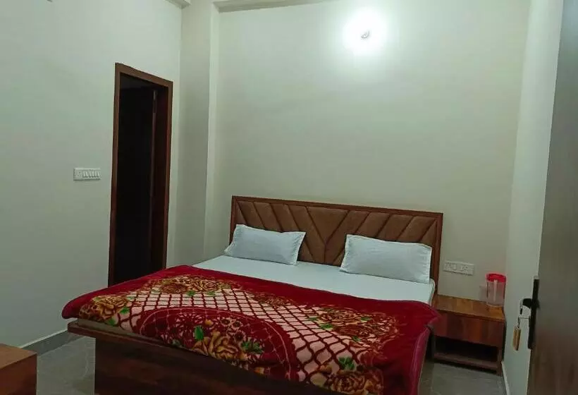 Majatalo Shri Girraj Residency