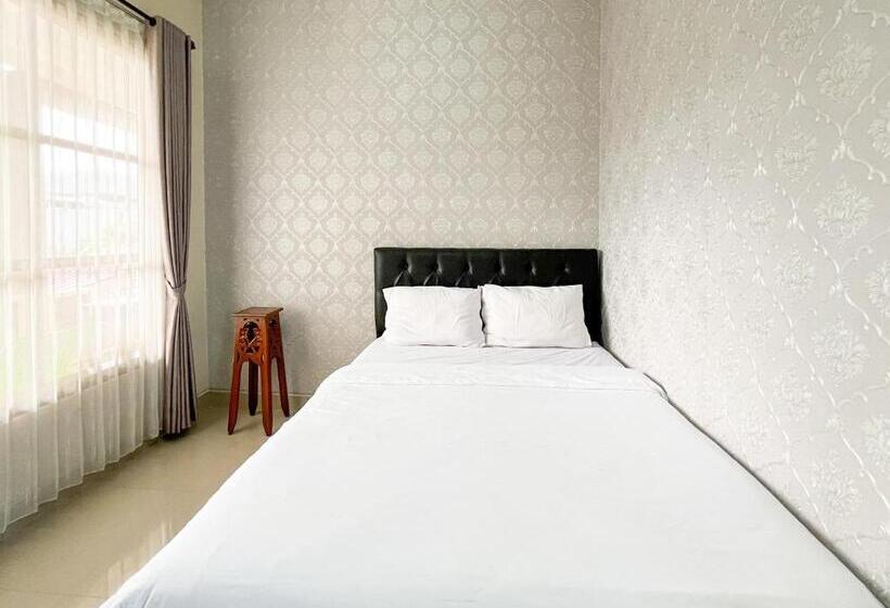 Urbanview Syariah Hotel Kanigara Batu