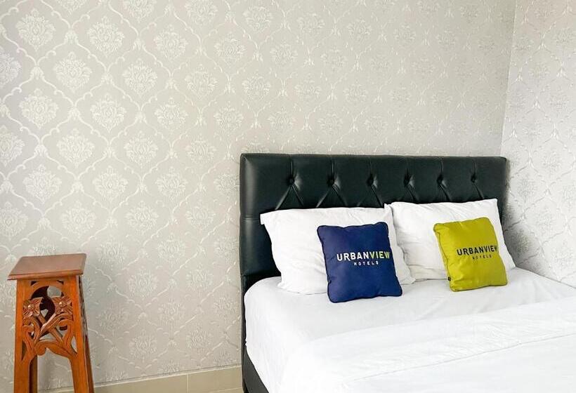 Urbanview Syariah Hotel Kanigara Batu