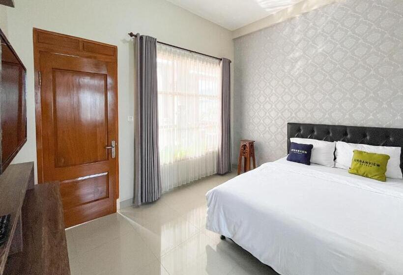 Urbanview Syariah Hotel Kanigara Batu