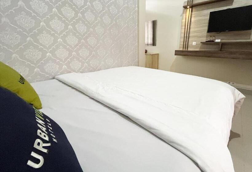 Urbanview Syariah Hotel Kanigara Batu