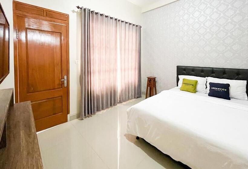 Urbanview Syariah Hotel Kanigara Batu