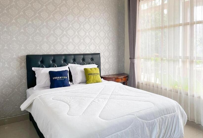 Urbanview Syariah Hotel Kanigara Batu