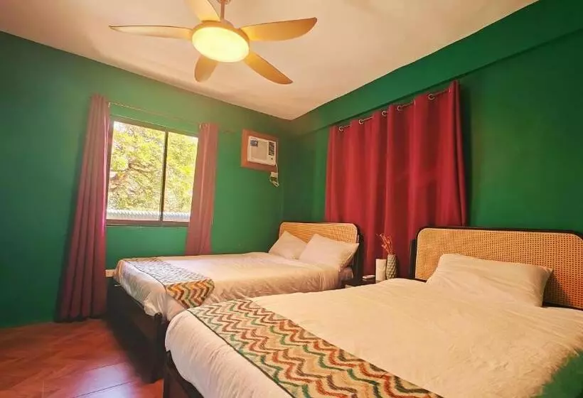 80 Bar Hostel