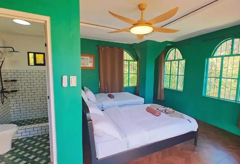 80 Bar Hostel