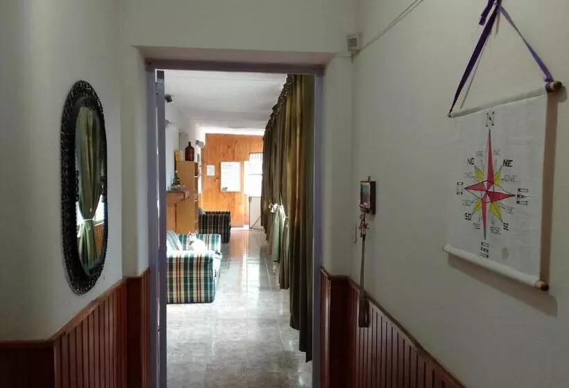ユースホステル Rhombus Hospedaje Y Habitaciones