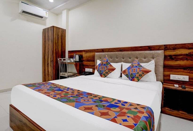 Отель Fabexpress Golden Sands Inn