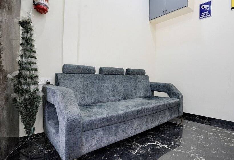 Отель Fabexpress Golden Sands Inn