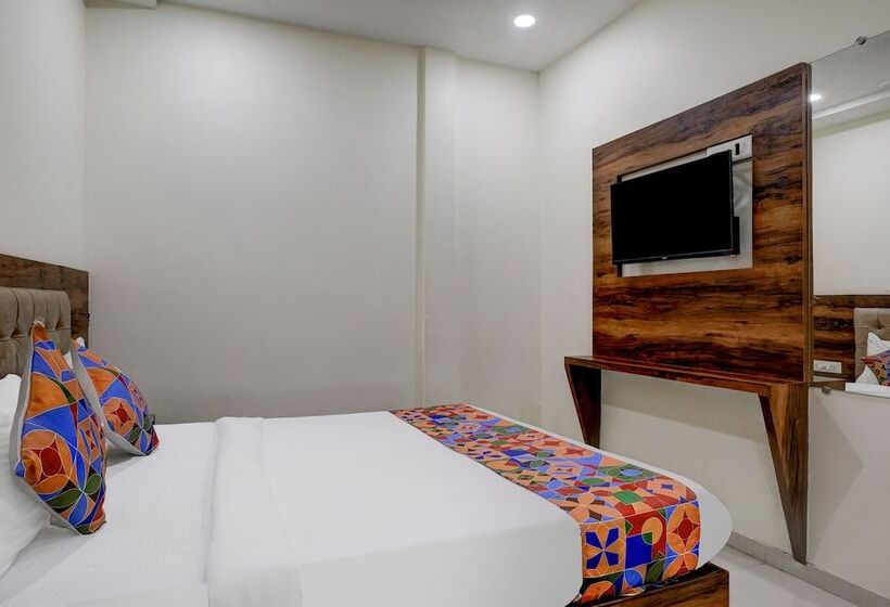 Отель Fabexpress Golden Sands Inn