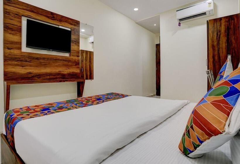 Отель Fabexpress Golden Sands Inn