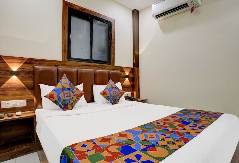 Отель Fabexpress Golden Sands Inn