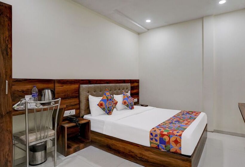 Отель Fabexpress Golden Sands Inn